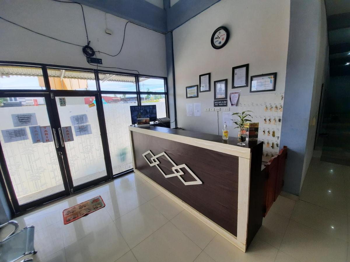 Oyo 3373 Favour Hotel Pagaralam Exterior photo
