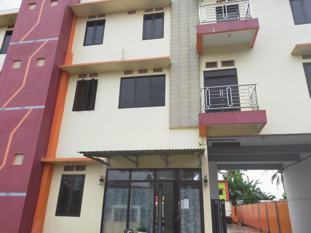 Oyo 3373 Favour Hotel Pagaralam Exterior photo