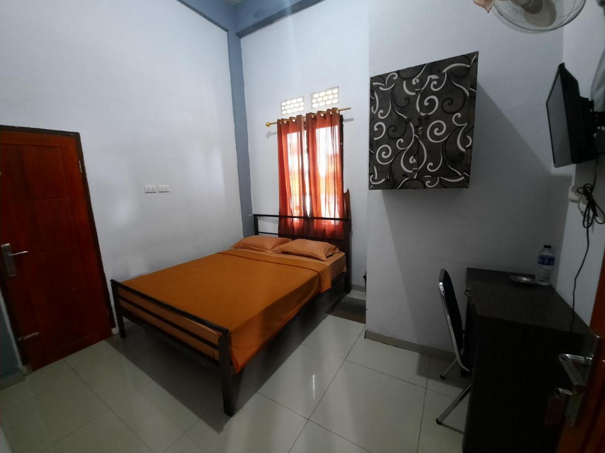 Oyo 3373 Favour Hotel Pagaralam Exterior photo
